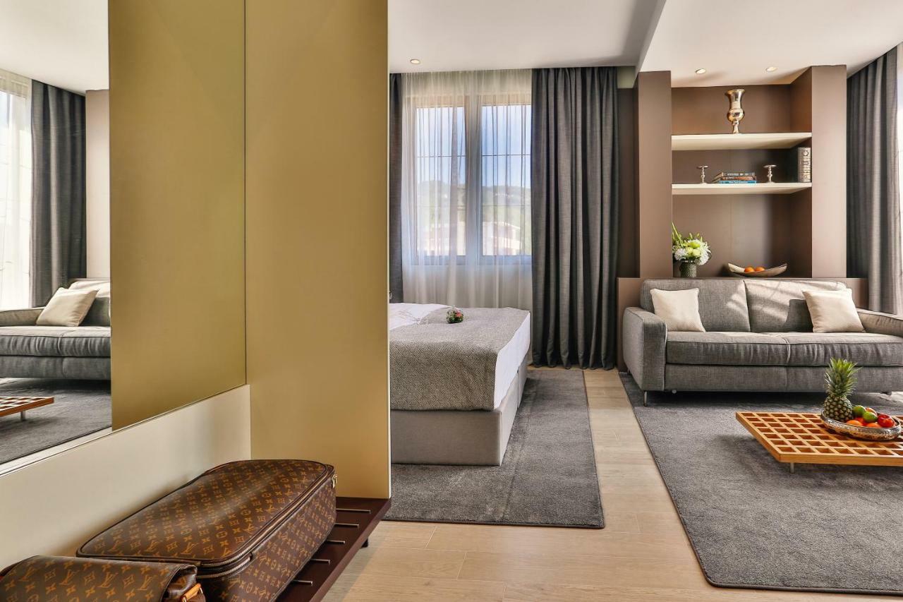 Hotel Avanti &